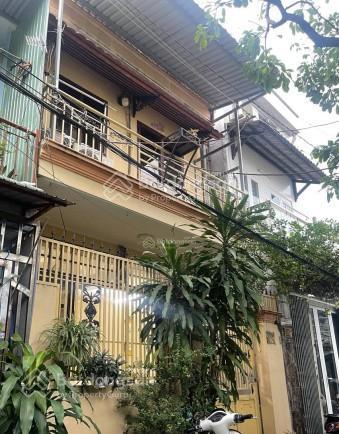 Bán nhà 3 tầng  ngay nguyễn xí  3.7x8m  bình thạnh  17 hẻm sạch sẽ  chỉ 3.x tỷ