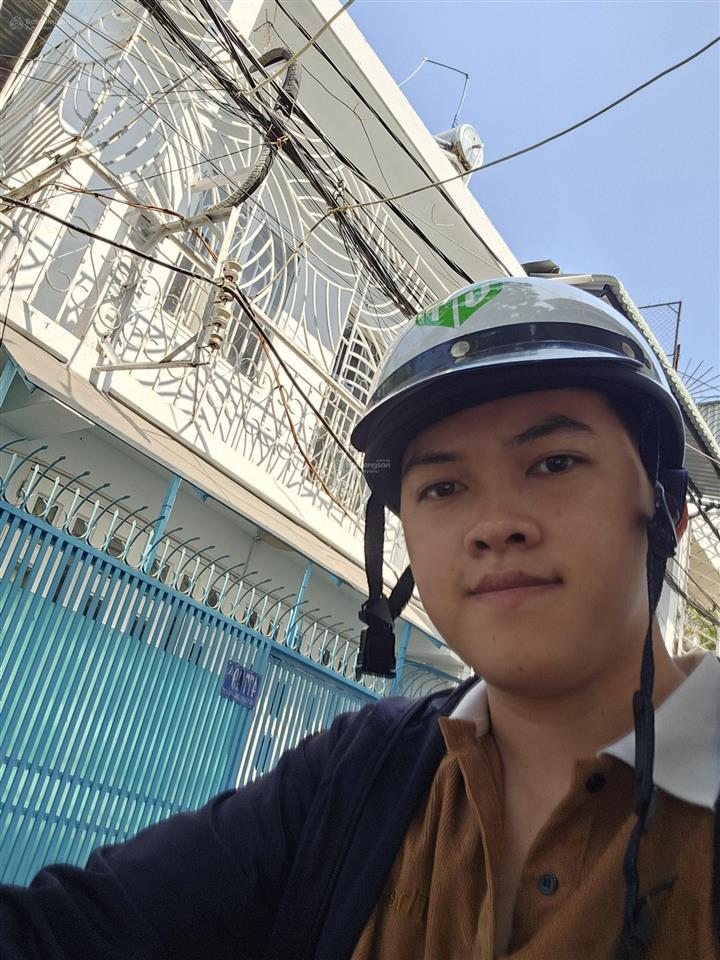 Nhà 3 tầng hiếm  ngang 4m  chỉ 3.x tỷ  ngay phạm văn đồng  bình thạnh
