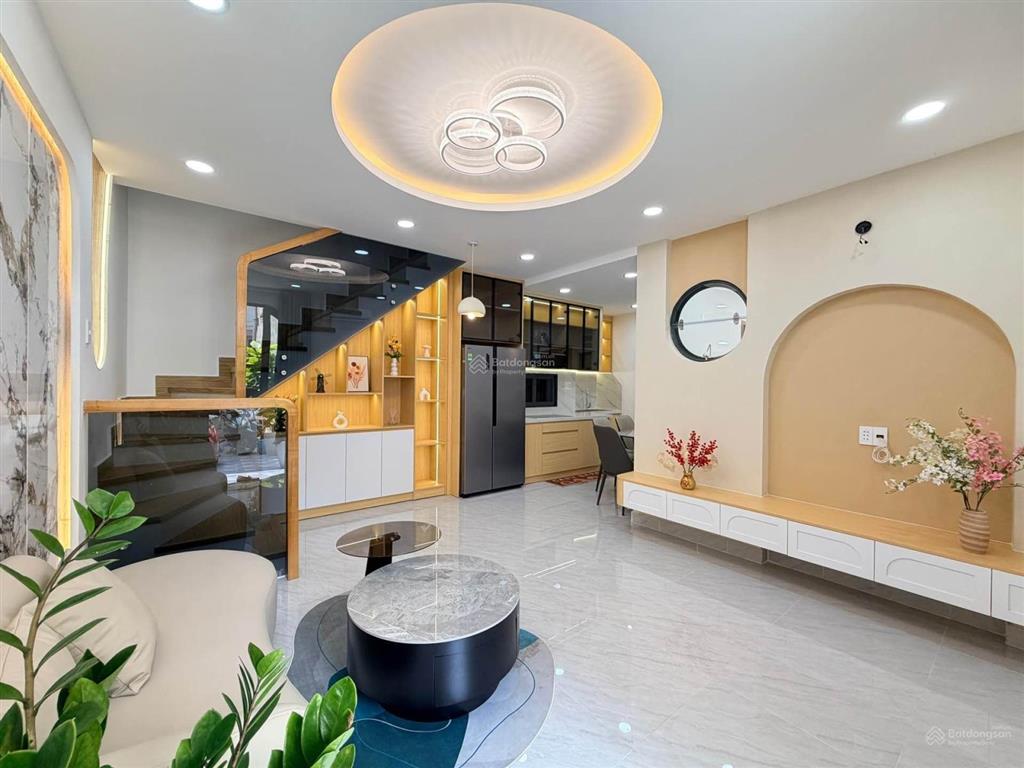 Nhà mới ở liền  9x8m  ngay phan văn trị  bình thạnh  hẻm an ninh  6.x tỷ