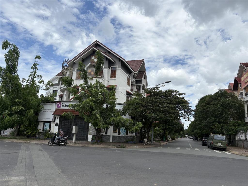 Bán biệt thự 2 mặt tiền nguyễn văn linh kề phú mỹ hưng, ngay trung sơn, 8x18m, 21,2 tỷ