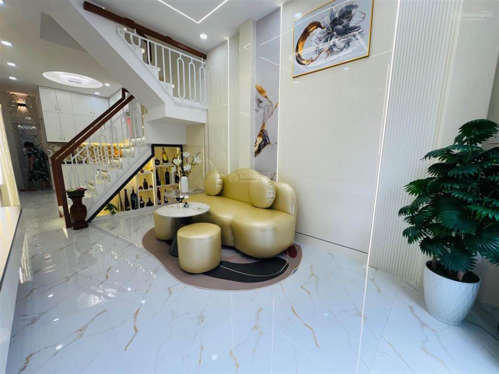 Bán nhà hẻm xe hơi tránh nhau.ngay cầu kênh sáng qua khu dân cư trung sơn him lam.chỉ 1 cây cầu