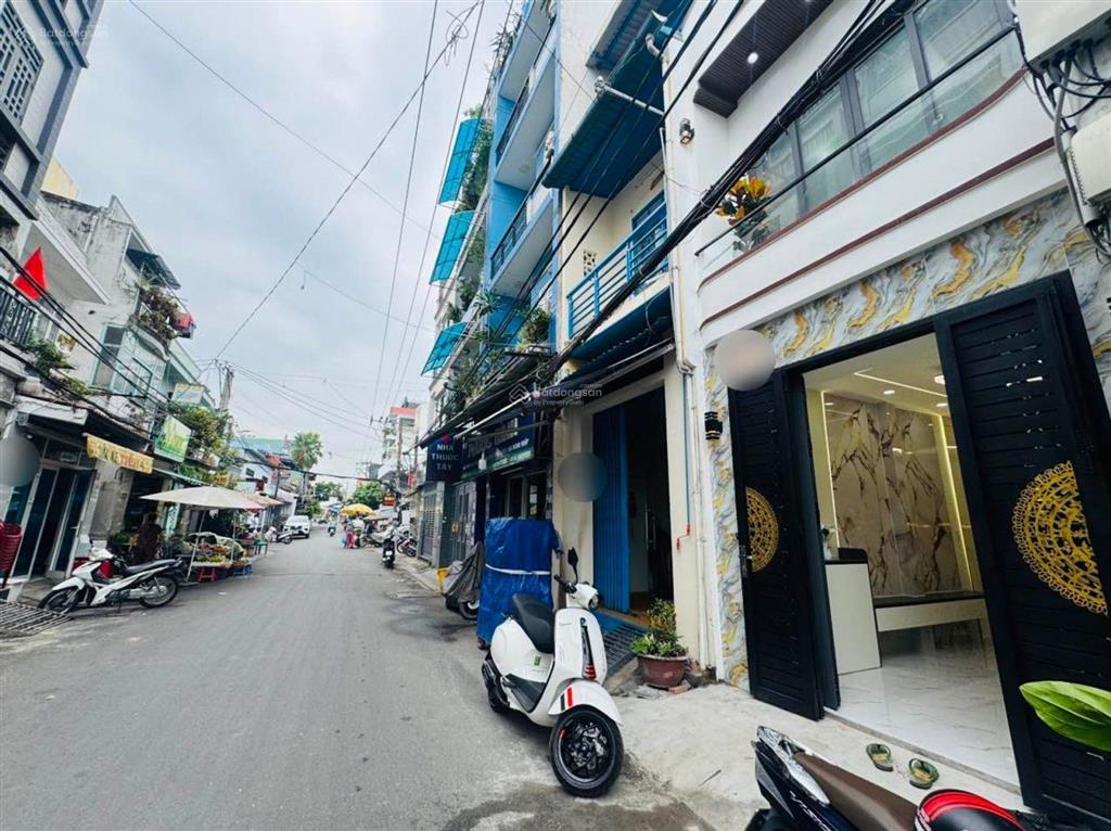 Bán nhà xe tải tránh nhau. khu sầm uất tại quận 8 ngày và đêm ngay làng ốc