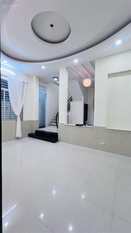 Bán nhà 3 tầng btct ngang khủng 8.5m trần xuân soạn q7 thành phố hồ chí minh 0933 275 ***