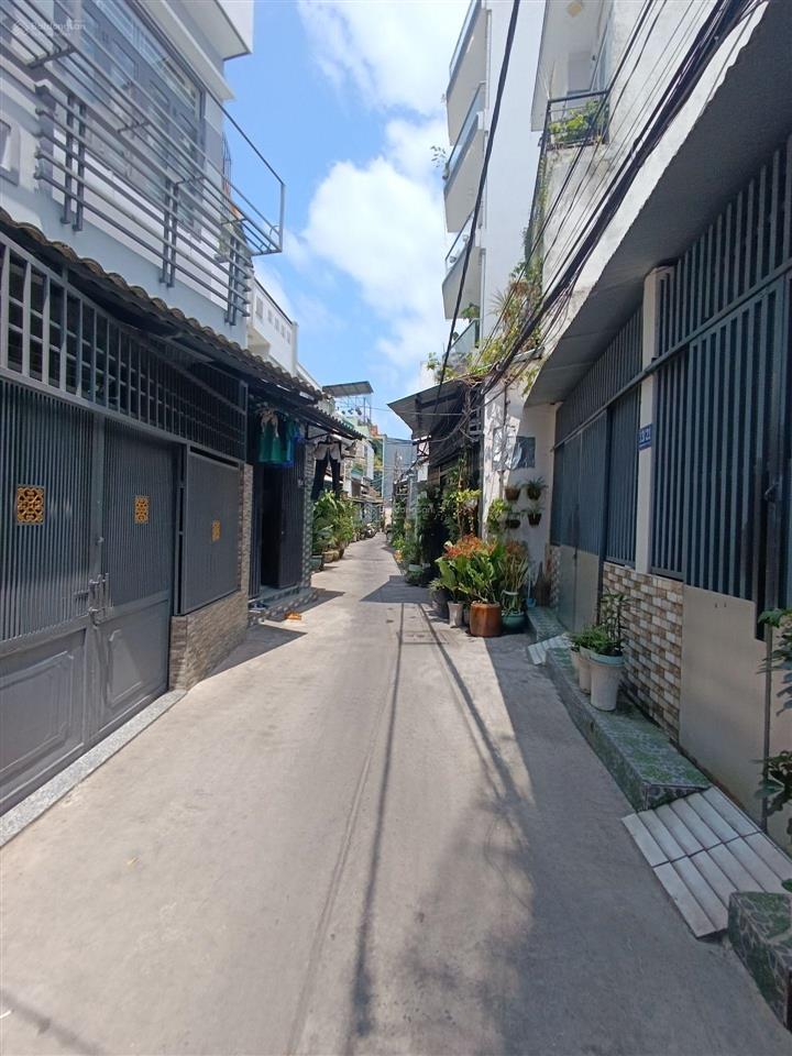 Bán nhà 2 tầng btct trần xuân soạn trung tâm quận 7 thành phố hồ chí minh. 0933 275 *** loan