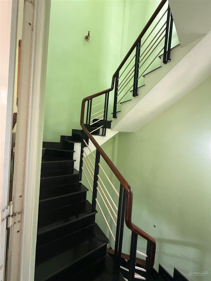 Bán nhà 2 tầng btct trần xuân soạn trung tâm quận 7 thành phố hồ chí minh. 0933 275 *** loan