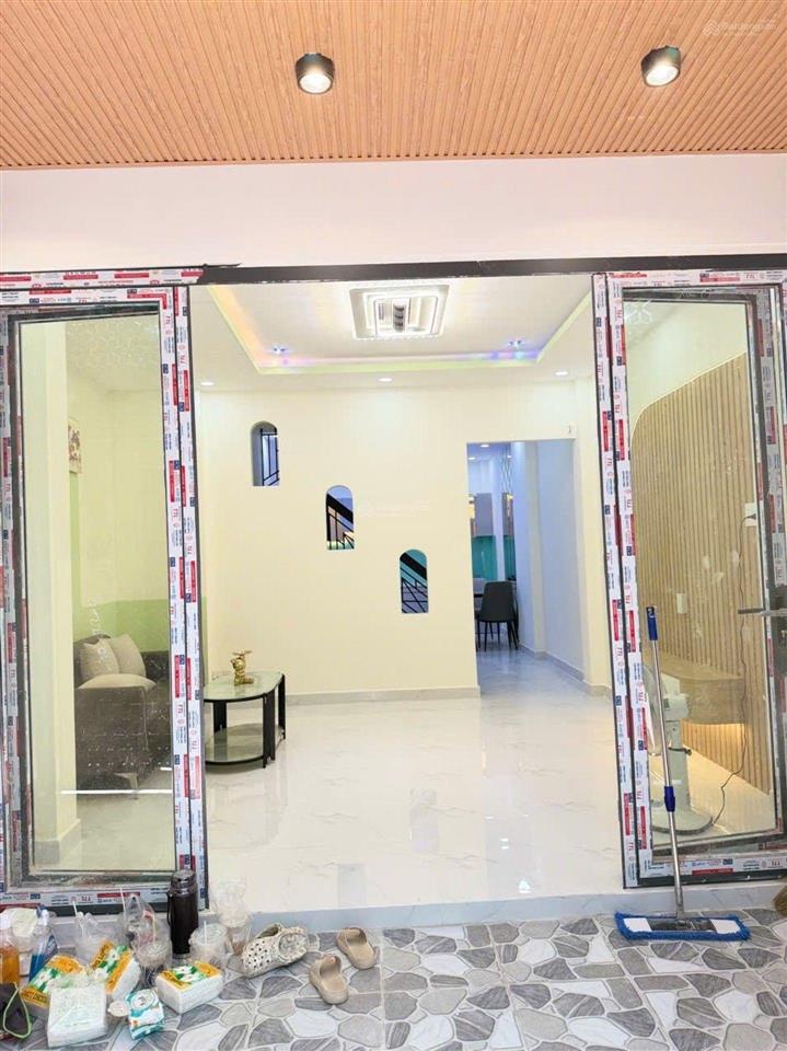 Bán nhà 3 tầng btct mới dọn vào ở ngay. trung tâm quận 8 gần cầu nguyễn văn cừ tphcm 0933 275 ***