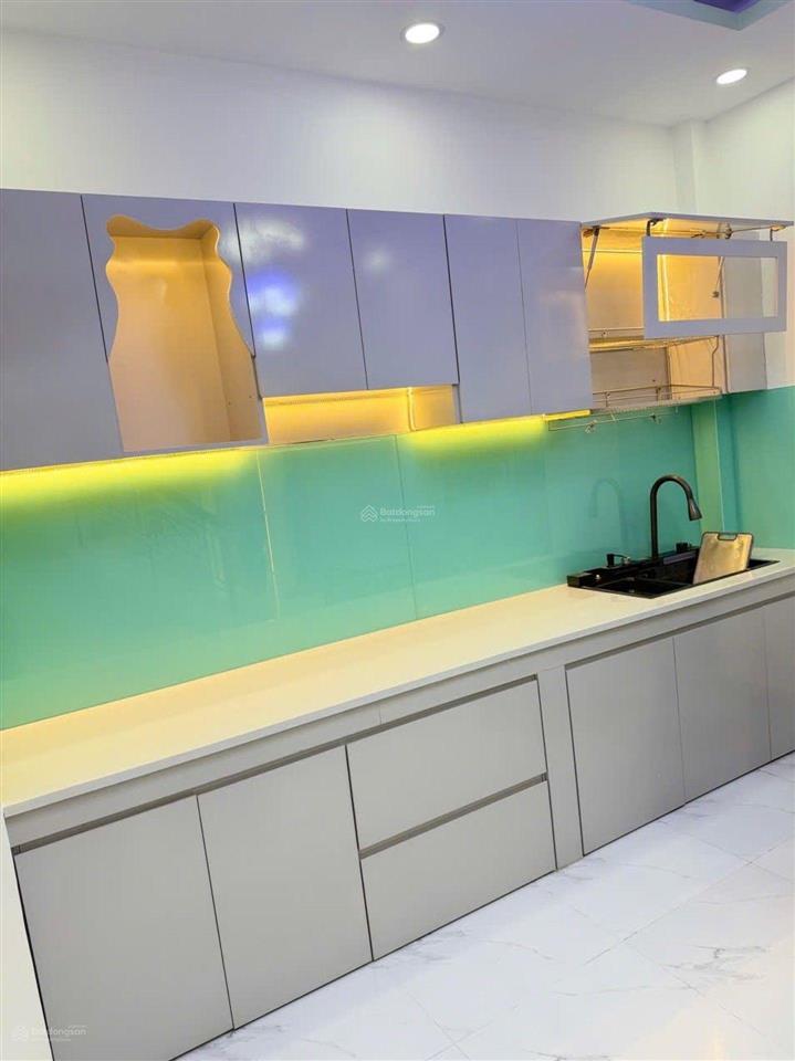 Bán nhà 3 tầng btct mới dọn vào ở ngay. trung tâm quận 8 gần cầu nguyễn văn cừ tphcm 0933 275 ***