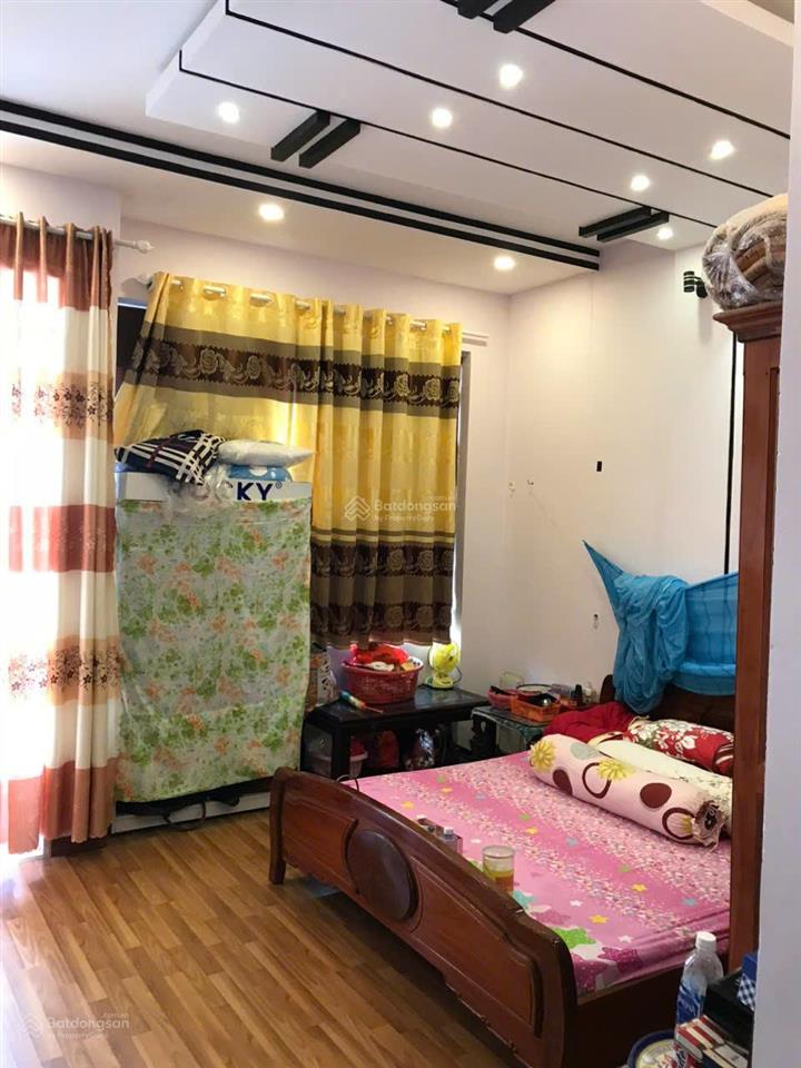 Bán đất tặng nhà đường huỳnh tấn phát, trung tâm tt nhà bè, đường rộng xe hơi quay đầu thoải mái
