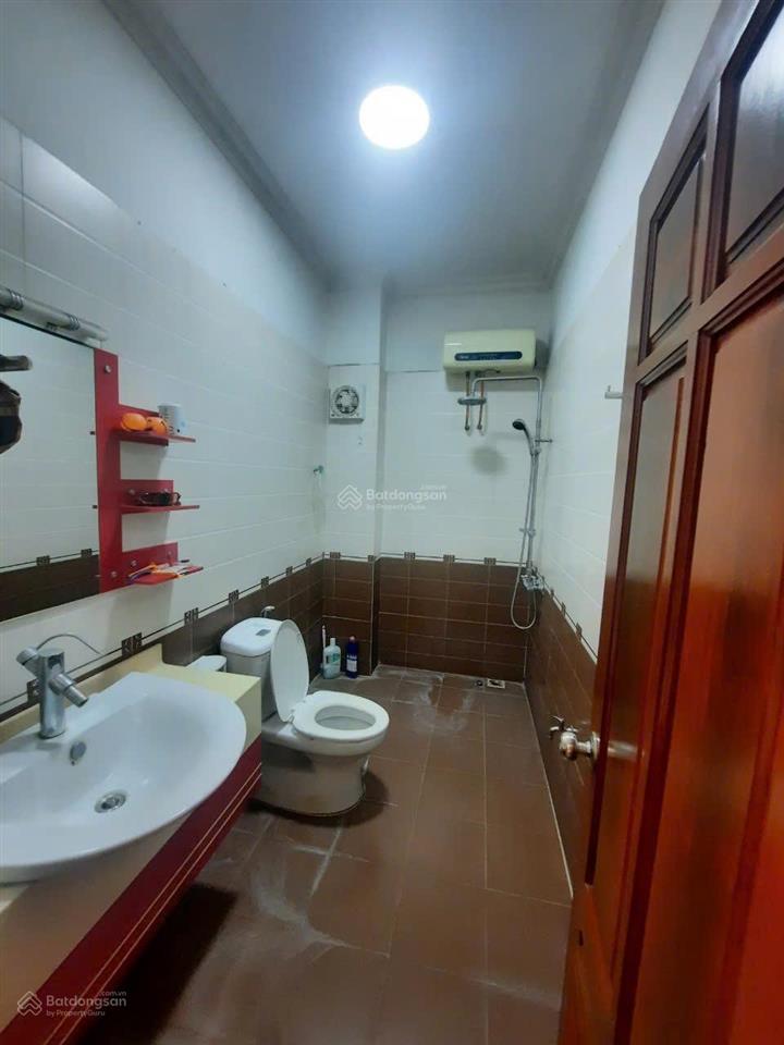 Cho thuê nhà 5 tầng đường đà nẵng  có gara oto  phù hợp văn phòng & gia đình  5 phòng ngủ.