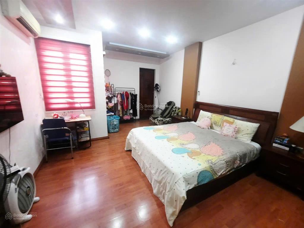 Cho thuê nhà 5 tầng đường đà nẵng  có gara oto  phù hợp văn phòng & gia đình  5 phòng ngủ.