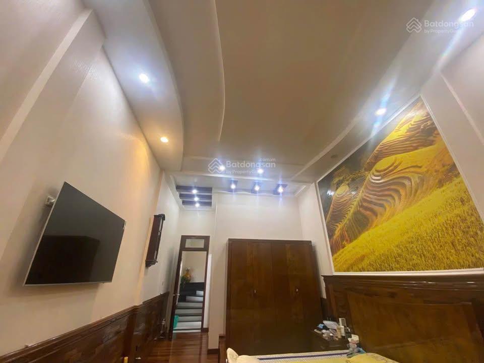 Cho thuê nhà mặt đường phủ thượng đoạn hải phòng  125m²
