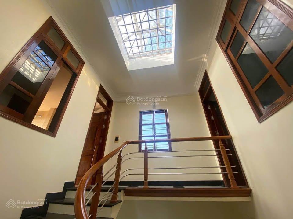 Cho thuê nhà mặt đường phủ thượng đoạn hải phòng  125m²