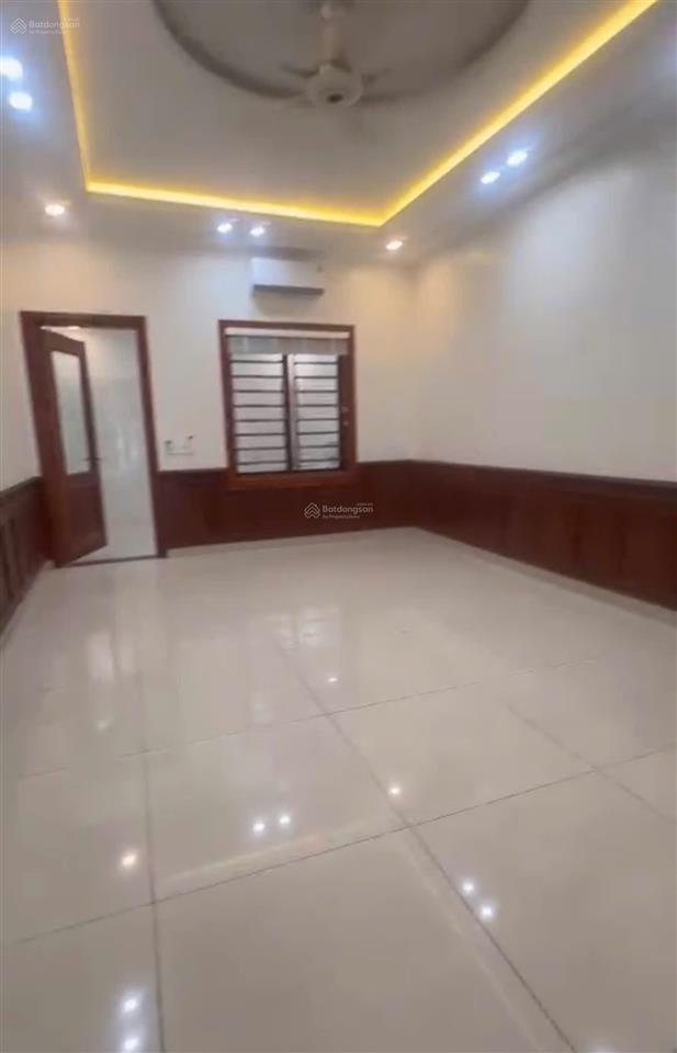 Mt3357. cho thuê nhà tại mặt đường tuyến 2 ngô gia tự  122m2  5 tầng thang máy