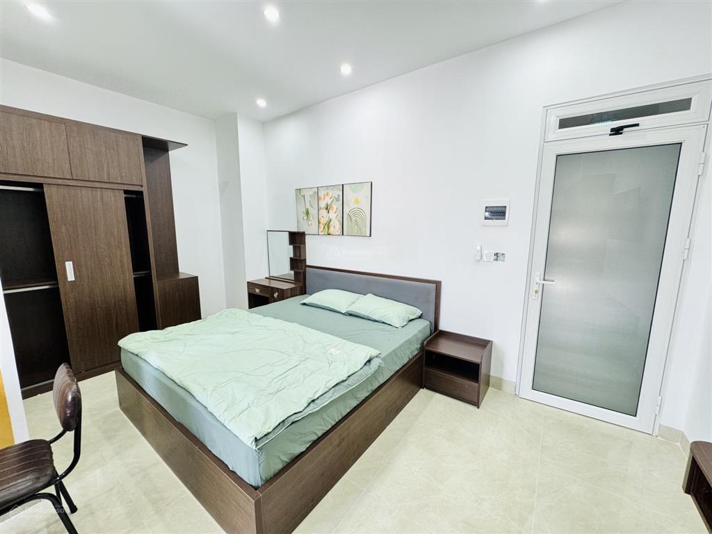 Cho thuê căn hộ 1 ngủ đầy đủ tiện nghi mới xây ở văn cao có ban công