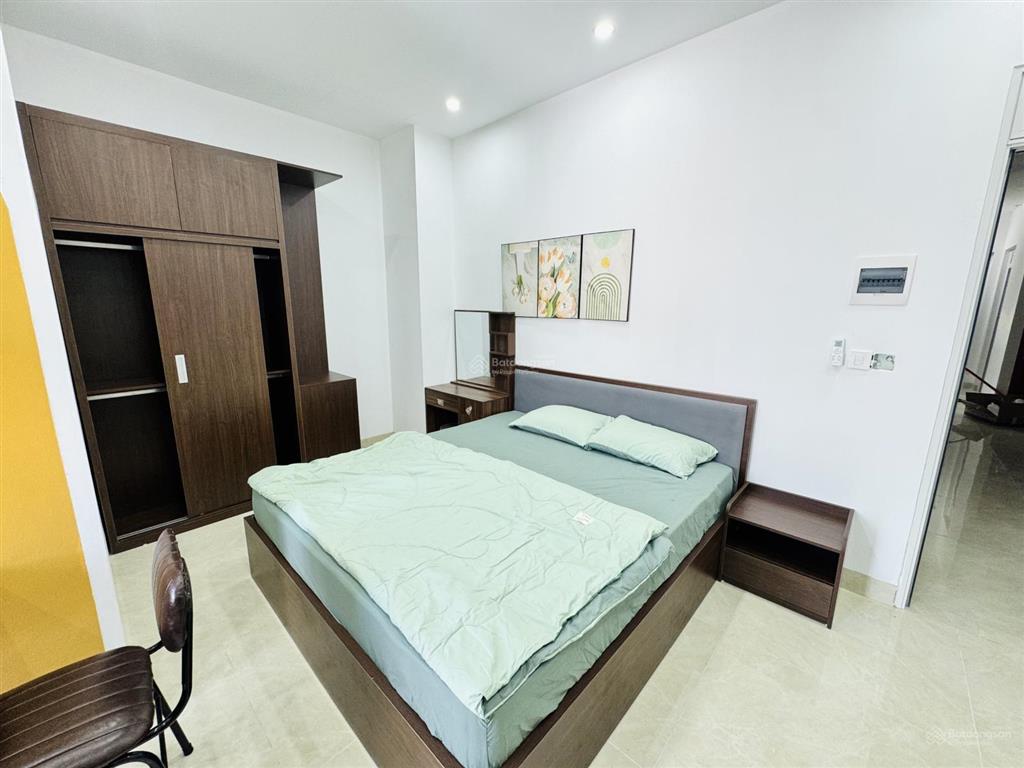 Cho thuê căn hộ 1 ngủ đầy đủ tiện nghi mới xây ở văn cao có ban công