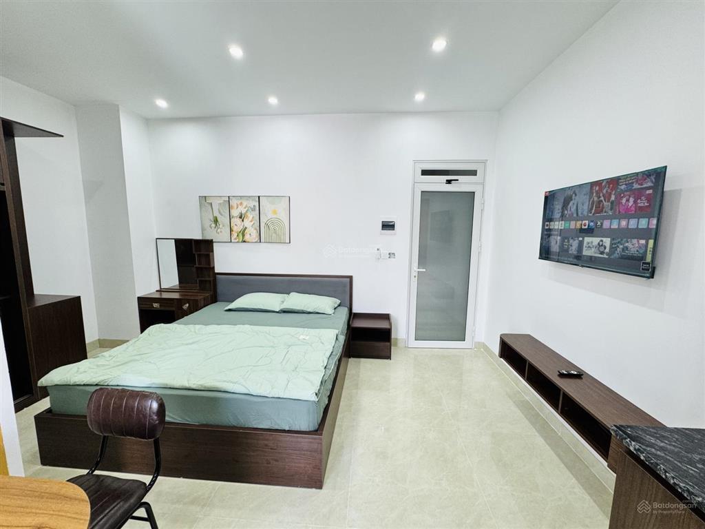 Cho thuê căn hộ 1 ngủ đầy đủ tiện nghi mới xây ở văn cao có ban công