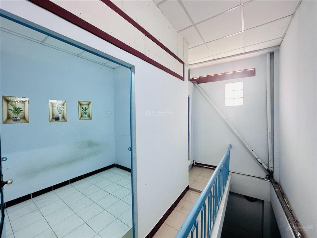 Hẻm nhựa xe hơi thông 30m ra mặt tiền p.12 gò vấp. diện tích 44m2 (4x11m). kết cấu 2t