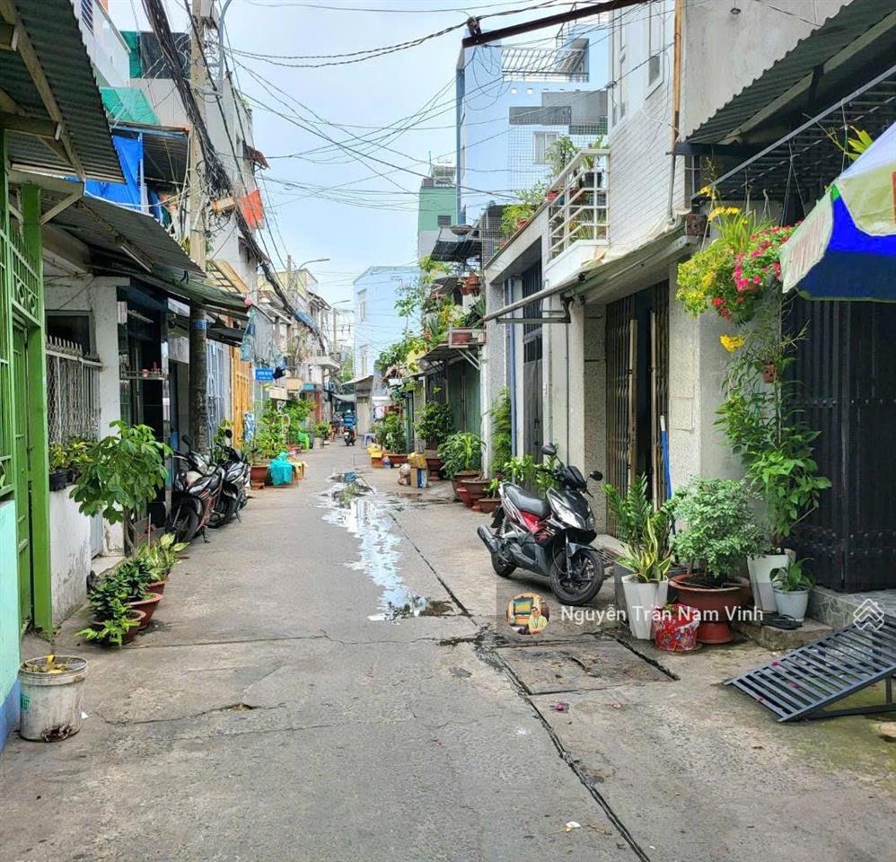 Bán nhà nở hậu 10m cạnh đh kinh tế tài chính maketing phù hợp xây dựng căn hộ dịch vụ chỉ 6tỷ nhỉnh
