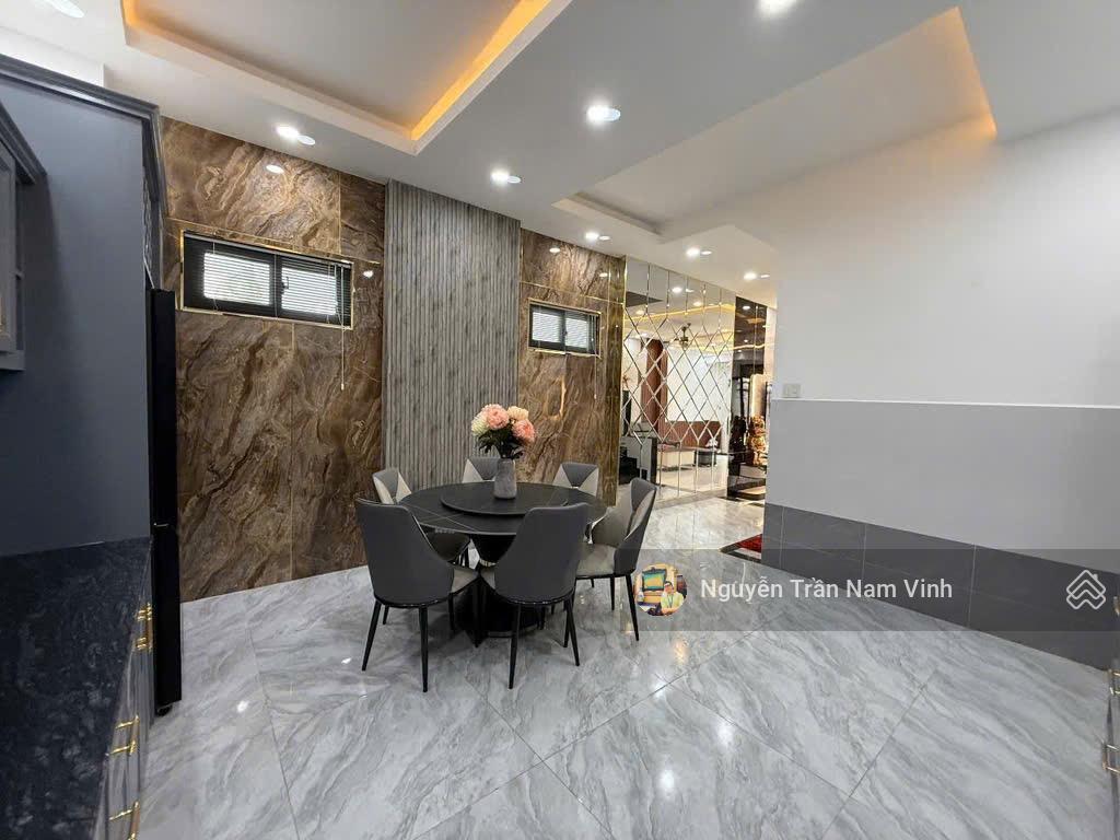 Bán nhà quận 7 sát mặt tiền phú thuận ngang 5m dài 14m nhà 3 tầng 4 phòng chỉ 6 tỷ
