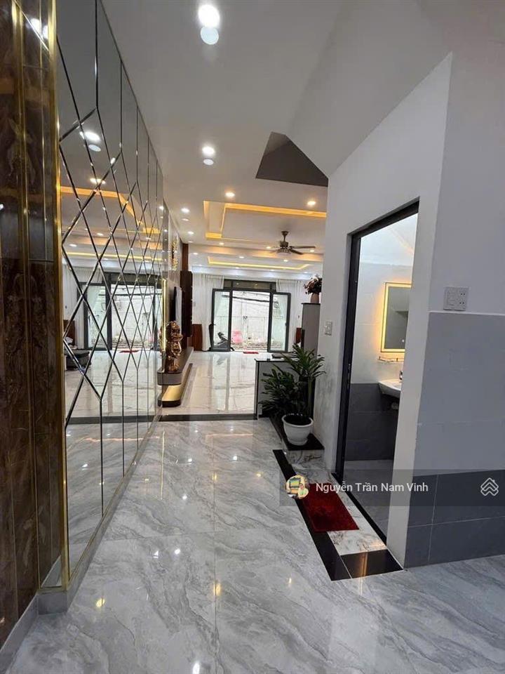 Bán nhà quận 7 sát mặt tiền phú thuận ngang 5m dài 14m nhà 3 tầng 4 phòng chỉ 6 tỷ
