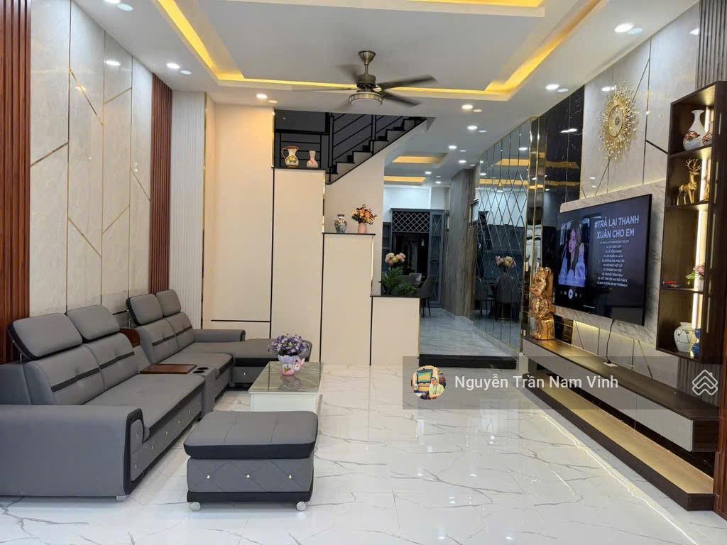 Bán nhà quận 7 sát mặt tiền phú thuận ngang 5m dài 14m nhà 3 tầng 4 phòng chỉ 6 tỷ