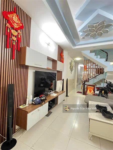 Bán nhà đường số 77 cạnh lotte nhà 3 tầng chính chủ xây ở không thấm 3 phòng có sân thượng view cv