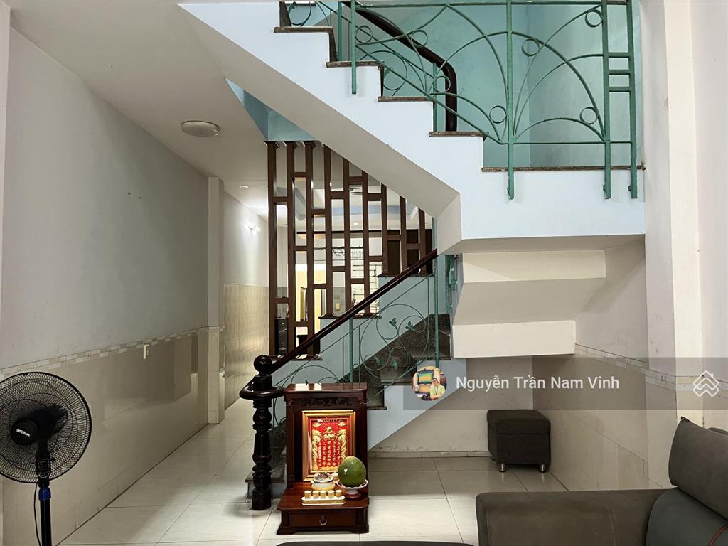 Bán nhà đường số 77 cạnh lotte nhà 3 tầng chính chủ xây ở không thấm 3 phòng có sân thượng view cv