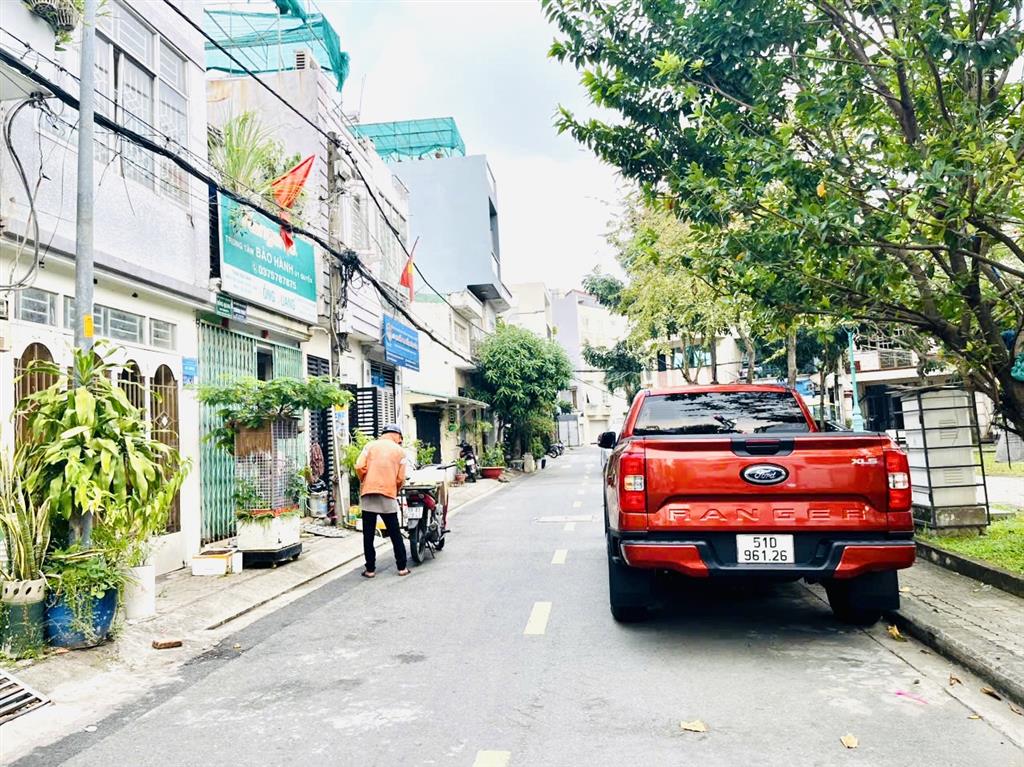 Bán nhà mặt tiền đường số tân quy đông đối diện công viên ngang 6m dài 15m nhà 4 tầng 8 phòng