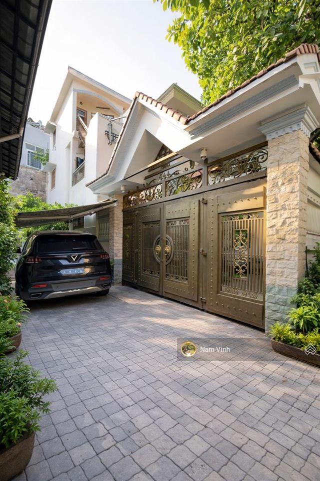 Tài sản hiếm có 3 mặt tiền đường lớn 25m x 25m, vị trí đắc địa có một không hai được chào bán