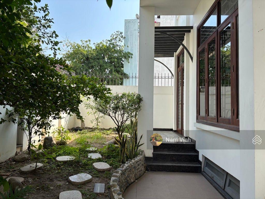 Bán nhà vườn 3 mặt tiền 625m2 ngang 25m x 25m vị trí kim cương thương hiệu chỉ 37 tỷ tl