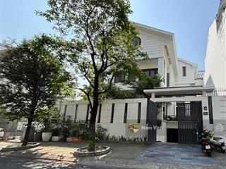 Bán nhà vườn 3 mặt tiền 625m2 ngang 25m x 25m vị trí kim cương thương hiệu chỉ 37 tỷ tl