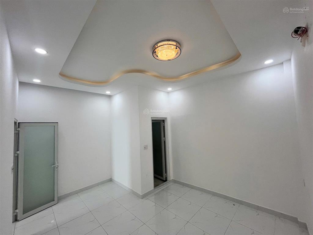 Bán nhà nở hậu quận 7 sát đh tài chính marketing 2 tầng 3 phòng 4.7m x 9.5m chỉ 5.2 tỷ tl