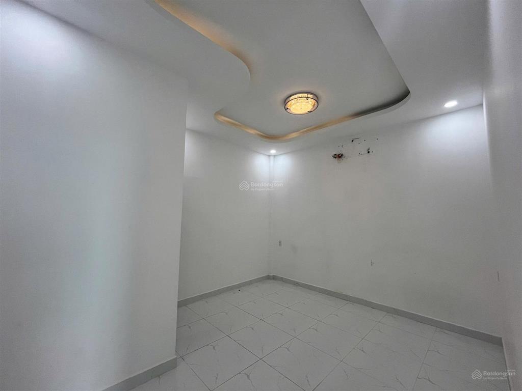 Bán nhà nở hậu quận 7 sát đh tài chính marketing 2 tầng 3 phòng 4.7m x 9.5m chỉ 5.2 tỷ tl