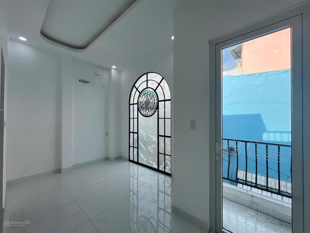 Bán nhà nở hậu quận 7 sát đh tài chính marketing 2 tầng 3 phòng 4.7m x 9.5m chỉ 5.2 tỷ tl