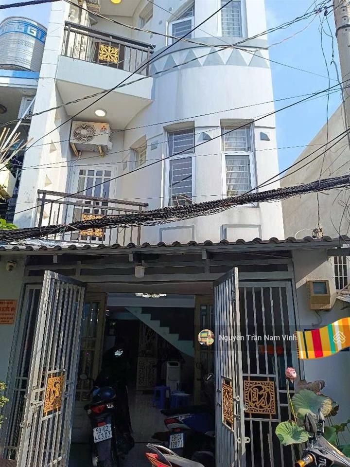 Bán nhà đẹp mới cứng 4 tầng 4 phòng chỉ 4 .5tỷ nhỉnh ngang 4m dài 12m tốt nhất khu vực