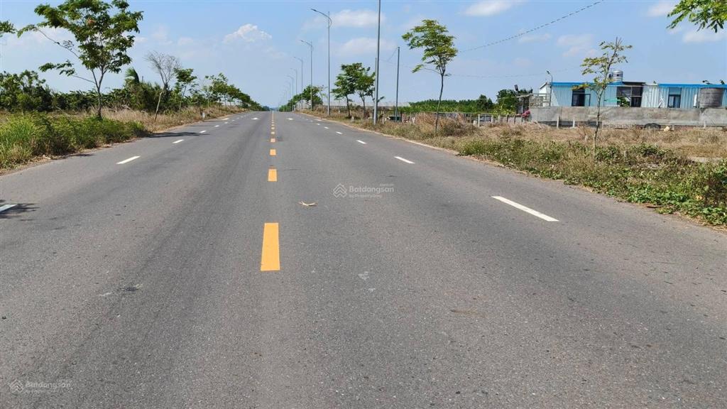 Bán đất chính chủ mặt tiền bốn làn xe