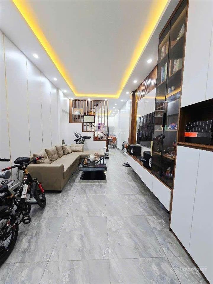 Bán nhà đỗ đức dục gần ks marriott ngõ thông ô tô đỗgần dt43m 5t giá 8,6tỷ