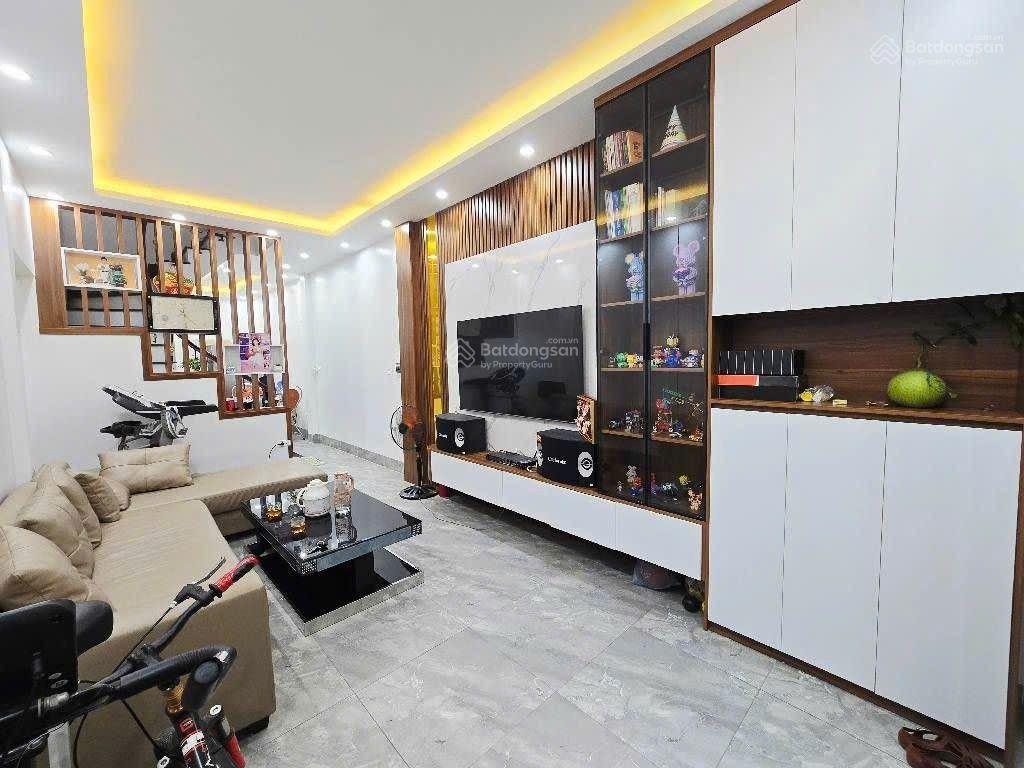 Bán nhà đỗ đức dục gần ks marriott ngõ thông ô tô đỗgần dt43m 5t giá 8,6tỷ