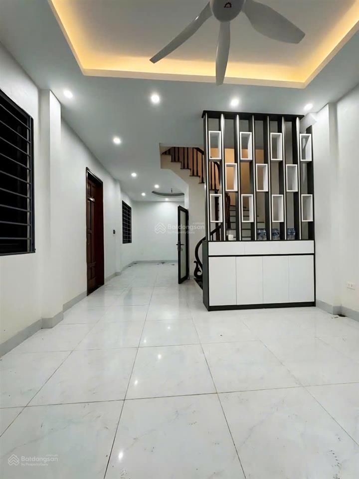 Siêu phẩm mễ trì thượng 42m 5 tầng ô tô đỗ gần kinh doanh gía 8,8tỷ