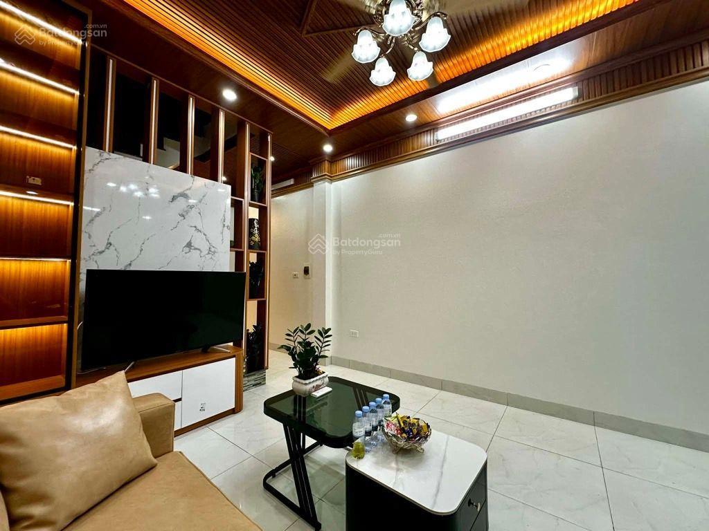 Bán gấp nhà mễ trì gần trường lômônôxốp ô tô đỗ gần39m5tầng giá 8 tỷ