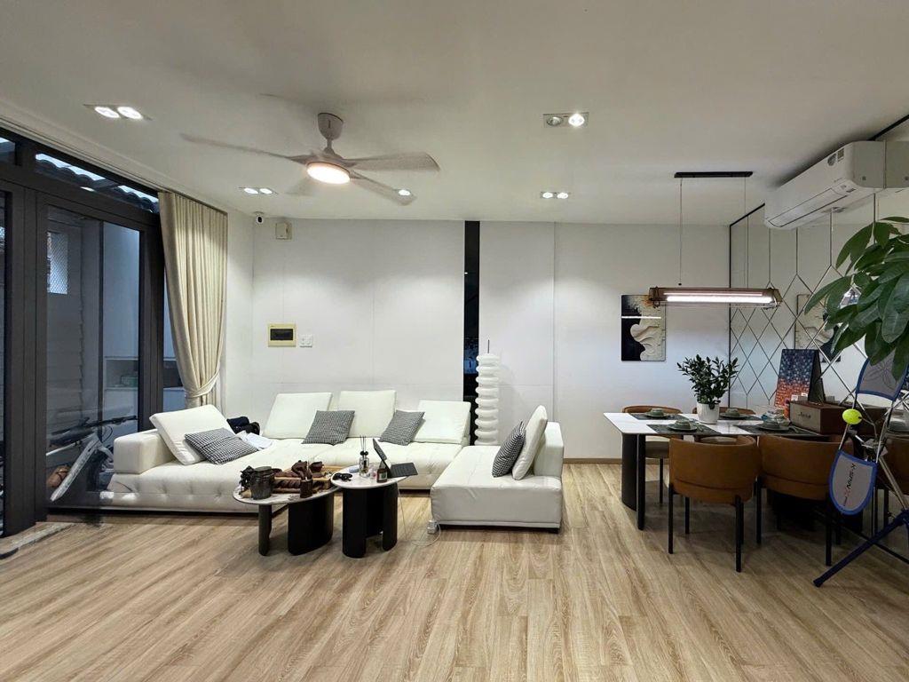 Bán Vinhomes Hóc Môn đường 13m lề đường 3m ngang 5m dài 10m 4 tầng BTCT...