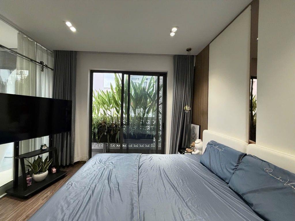 Bán Vinhomes Hóc Môn đường 13m lề đường 3m ngang 5m dài 10m 4 tầng BTCT...