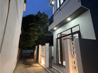 Chào bán nhà sau lưng nhà mặt tiền phường cẩm lệ, ô tô đậu đỗ 10m là vào nhà