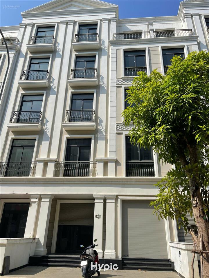 Bán căn nhà phố 96m2 giá chỉ 17 tỷ all in, đã có sổ tại vinhomes grand park quận 9
