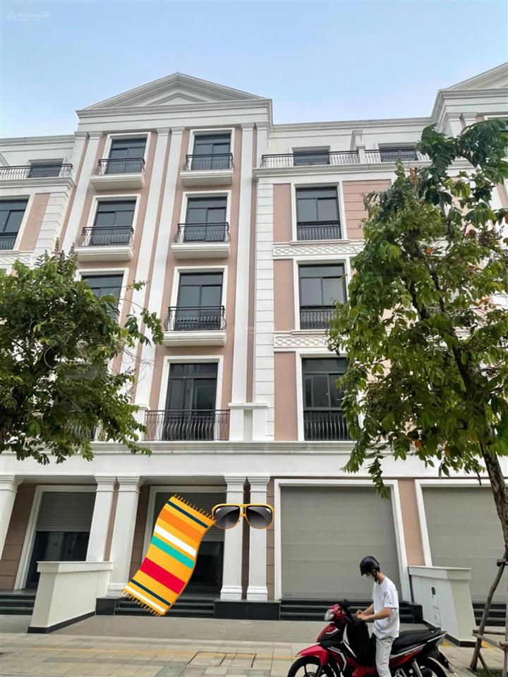 Bán căn nhà phố 96m2 giá chỉ 17 tỷ all in, đã có sổ tại vinhomes grand park quận 9