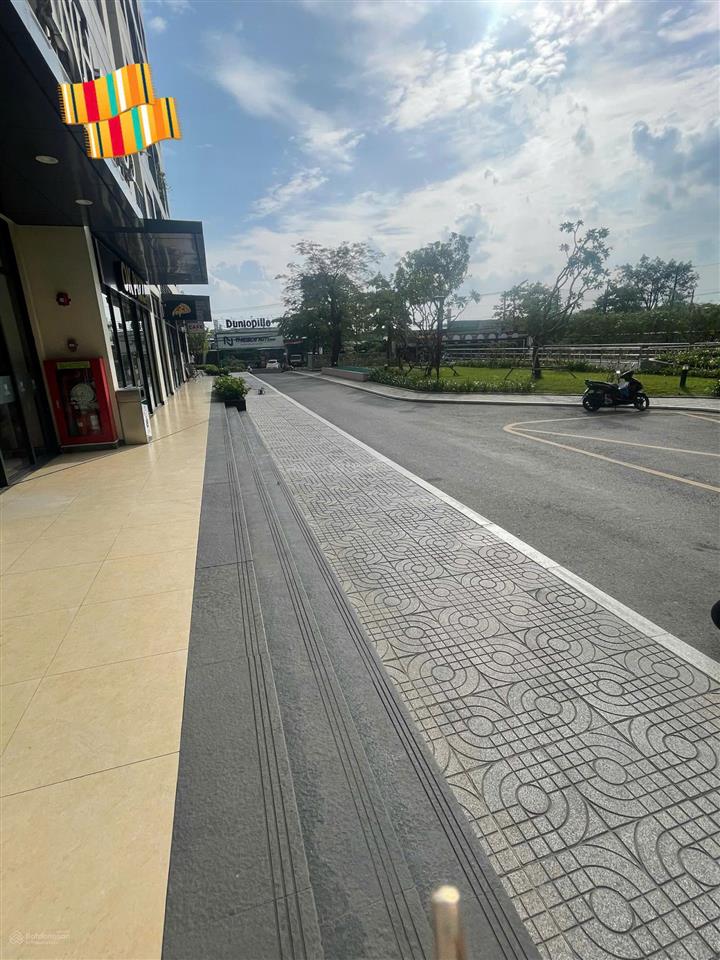 Bán shop 26m2 mặt sảnh giá tốt thị trường chỉ 4ty350 đã có sổ tại vinhomes grand park quận 9