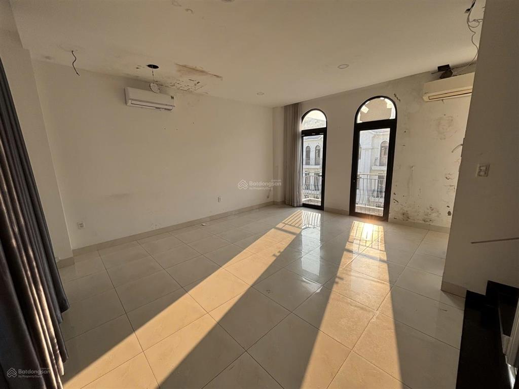 Cho thuê nhà phố 5 tầng chỉ 35 triệu/tháng có thang máy tại vinhomes grand park quận 9