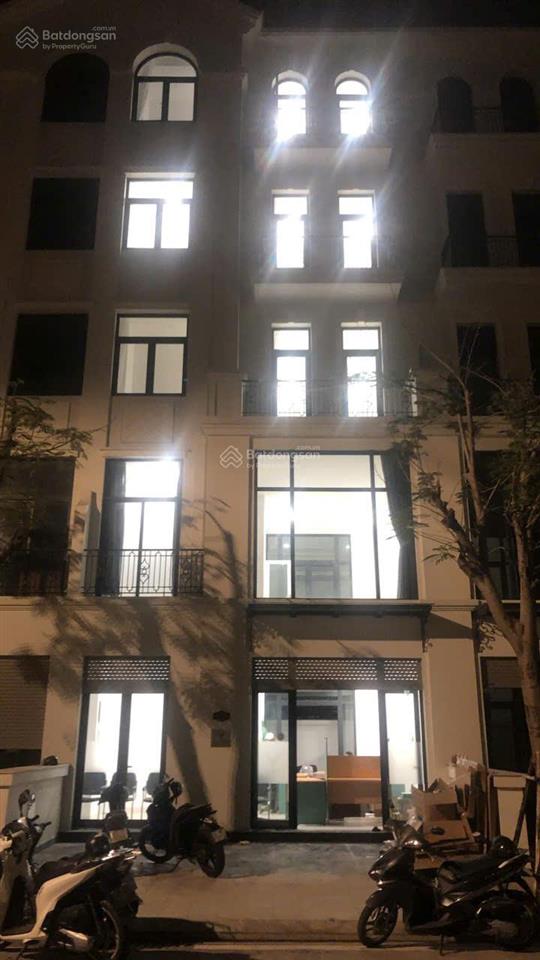 Cho thuê nhà phố 5 tầng chỉ 35 triệu/tháng có thang máy tại vinhomes grand park quận 9