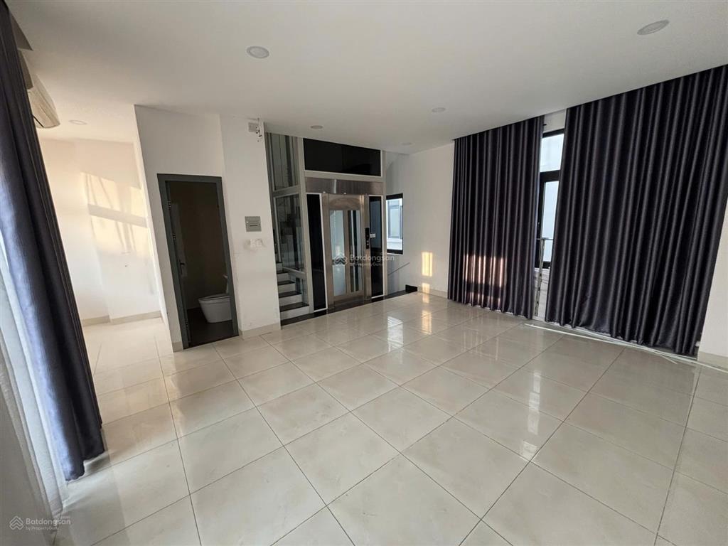 Cho thuê nhà phố 5 tầng chỉ 35 triệu/tháng có thang máy tại vinhomes grand park quận 9