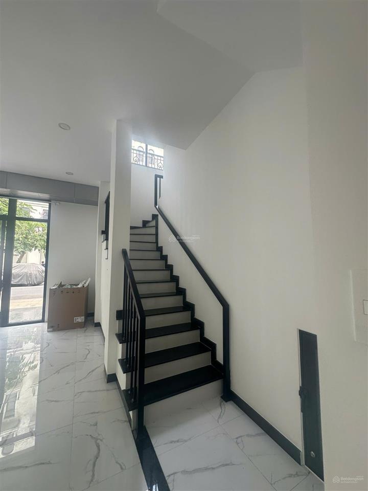 Cho thuê nhà phố chỉ 22 triệu/tháng tại vinhomes grand park